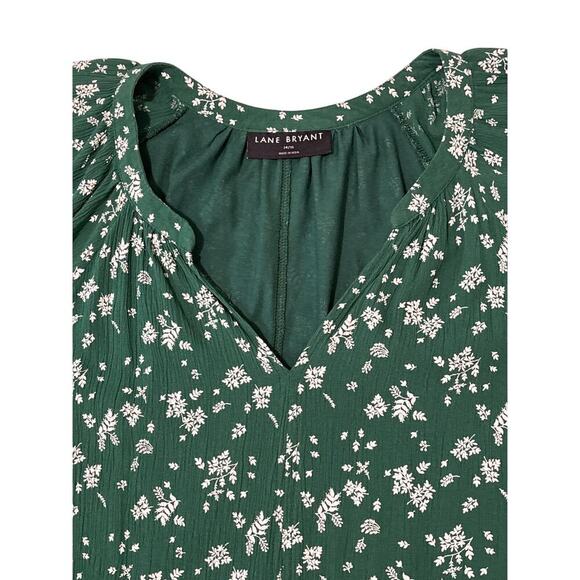 Lane Bryant Tops - Lane Bryant top 3/4 sleeves V-neck green leaves size 14/16 spring school casual